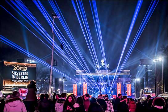 PAM/events mit LaseArray zur Silvesterfeier 2014/15 am Brandenburger Tor; Foto: David Marschalsky.