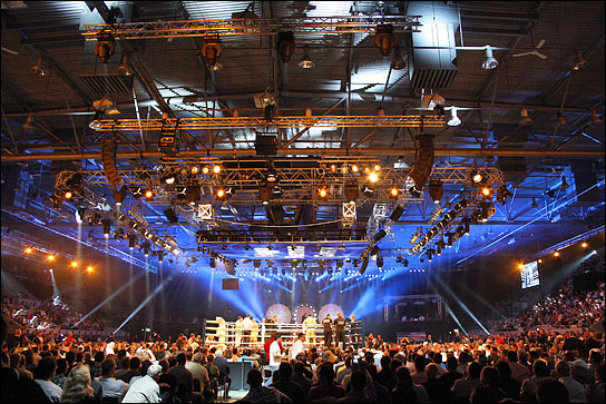 Clay Paky Sharpy beim Boxen in München auf DieReferenz.de