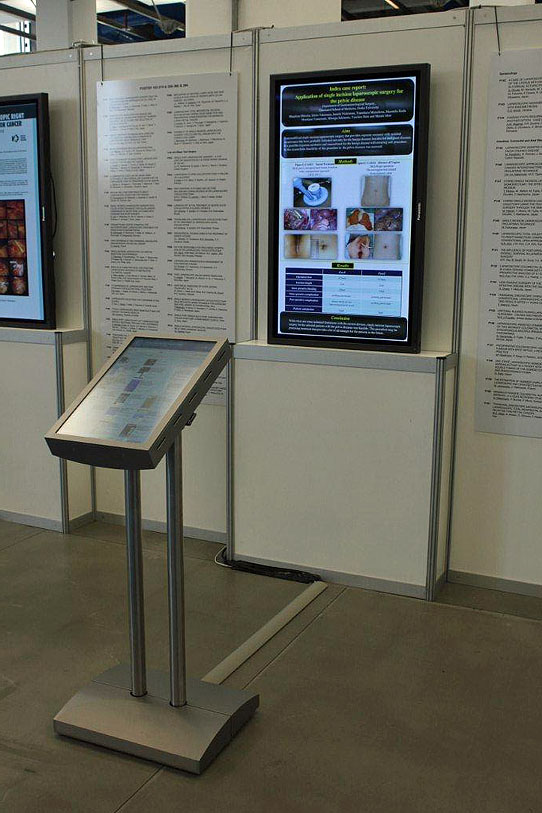 luxAV Poster-Terminal 2011 auf DieReferenz.de