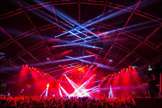 Richtig Druck von den Moving Lights: Matt Shimamotos Licht im Sahara-Zelt auf dem Coachella Festival.