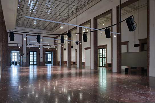 Meyer Sound im Münchner "Haus der Kunst": Anri Sala lässt Arnold Schönberg erklingen