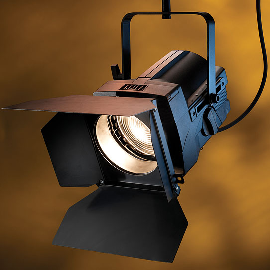 etc source four fresnel auf DieReferenz.de
