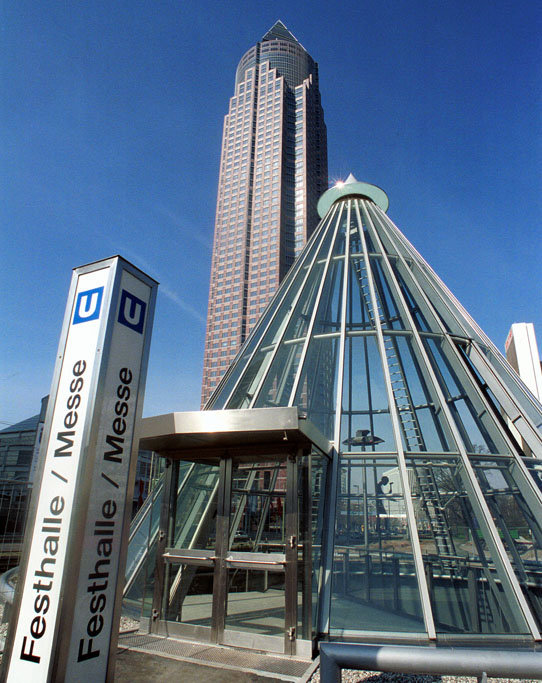 Messeturm Frankfurt auf DieReferenz.de