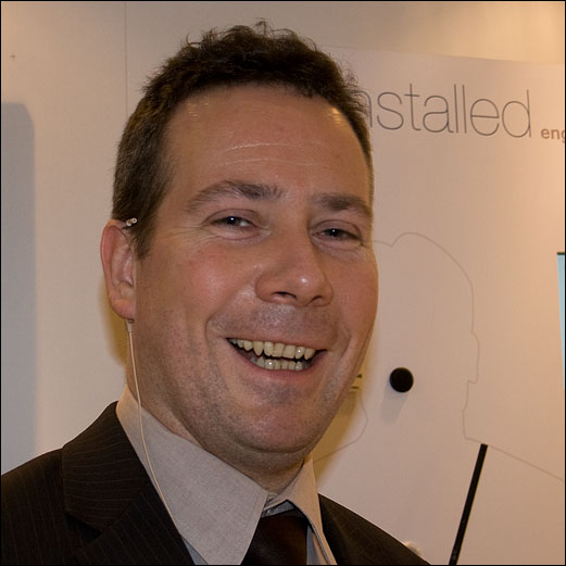 Jörg Rader von Audio-Technica auf der ISE 2011 in Amsterdam