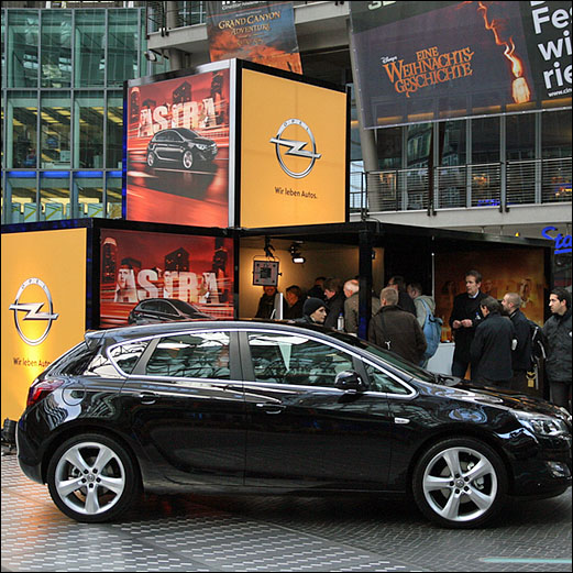 auch f&uuml;r Opel war der Promocube schon unterwegs