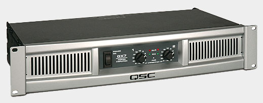 GX7 Endstufe von QSC mit 2 x 100 W an 4 Ohm