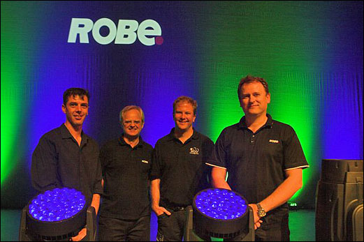 &Uuml;bergabe des 1.000. ROBE Robin 600 LEDWash an den Vertrieb auf www.DieReferenz.de