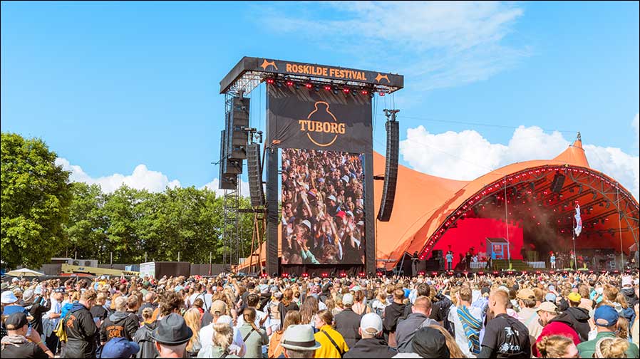 Gute Stimmung vor der Orange Stage (Foto: Meyer Sound)