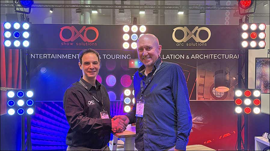 Alexis Dupuy (links) und Gerhard Feiner auf der LEaTcon in Hamburg (Foto: Feiner Lichttechnik)