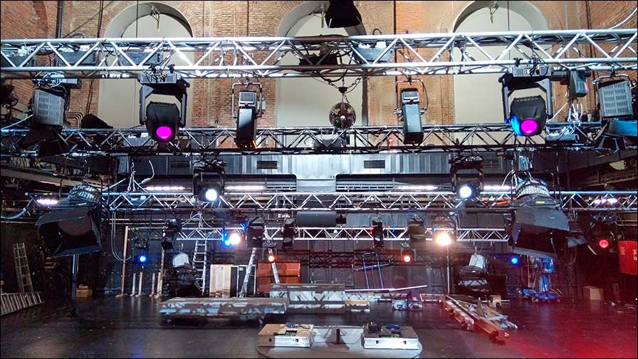 High Tech in der Münchner Residenz: die neuen SolaFrame Studios im Marstall-Theater.