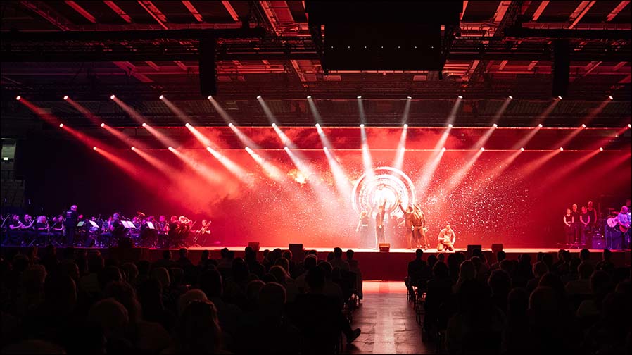 Rockmusical HERILO auf 32 m breiter Bühne (Fotos: www.kreativstudio-kotonski.de)