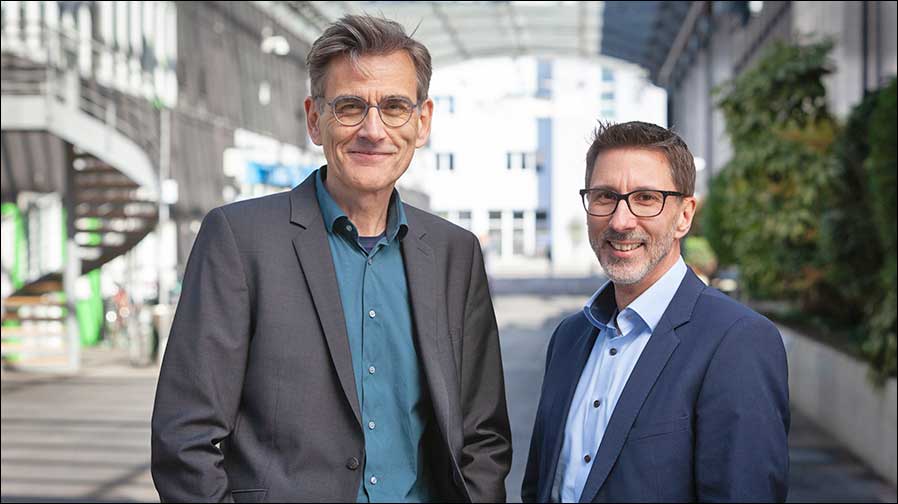 Jetzt bei EMG Germany: Jan-Eike Schubert (links) mit René Steinbusch (Foto: EMG Germany)