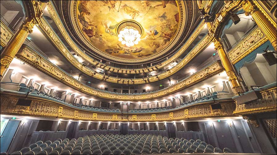 Mit ETC ArcLamps gelang im Théâtre Graslin in Nantes der Umstieg auf LED-Technik (Foto: ETC)