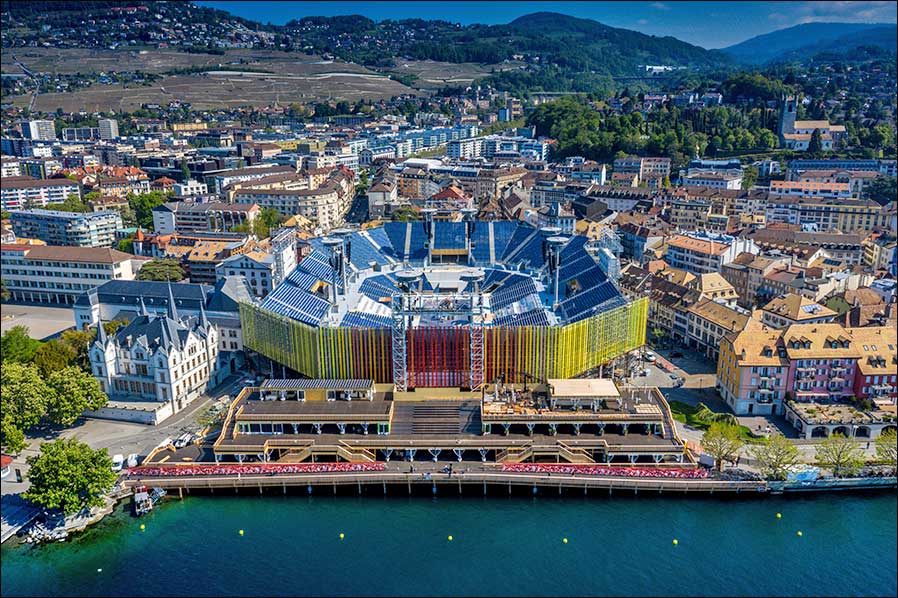 Die Arena vom Genfer See aus