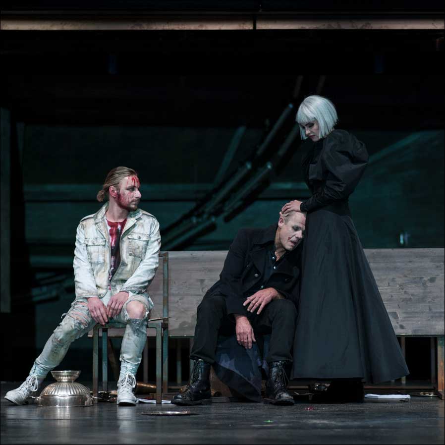 "Macbeth" im Pfalztheater (Fotos: Marco Piecuch)