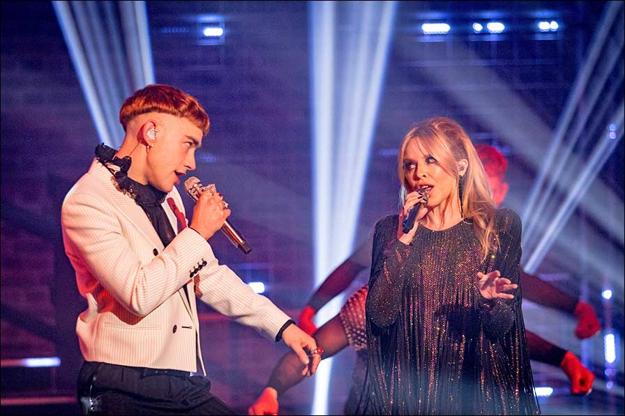 Showtime: Olly Alexander und Kylie Minogue (Fotos: Guy Levy / BBC)