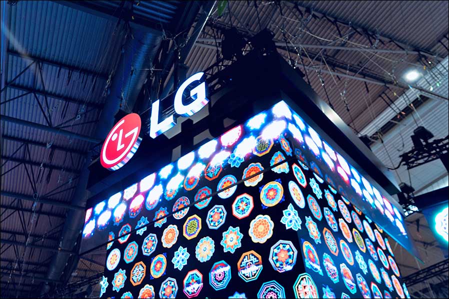 LG Electronics auf der ISE 2026: im Licht von ICON F8 von ROXX (Foto: ROXX)