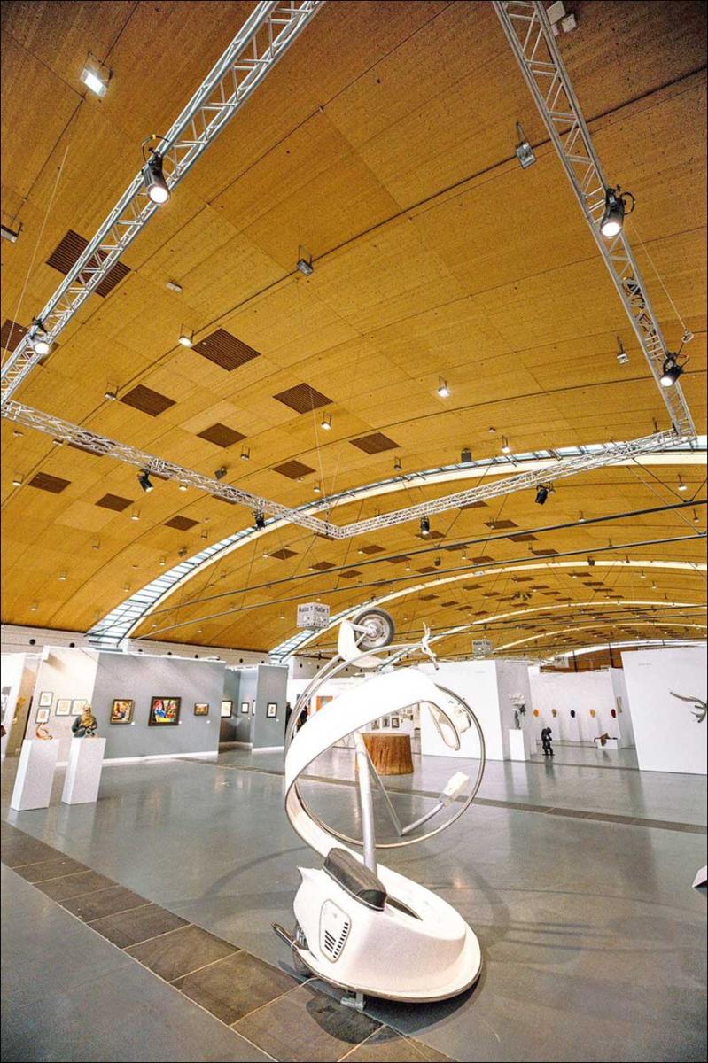 hell begeistert. investiert in LED-Scheinwerfer von ELATION (Fotos: hell begeistert. GmbH)