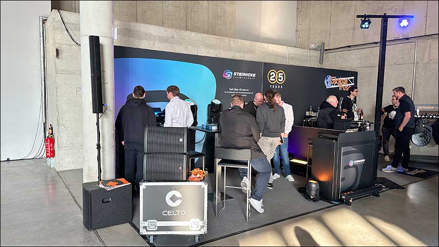 LEaT X 2026: Bei Steinigke war immer was los (Foto: Tom Becker / DieReferenz)