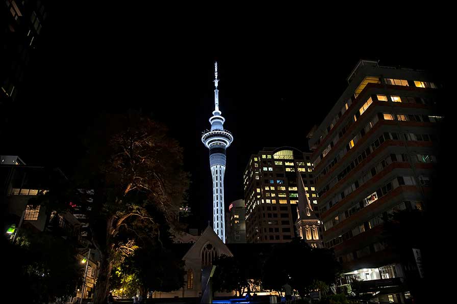 Jetzt im neuen Licht von Anolis: der Auckland Sky Tower (Fotos: Louise Stickland)