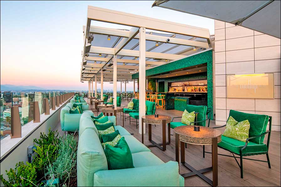 Rooftop Dining im Waldorf Astoria Beverly Hills Hotel wird mit Meyer Sound-System zum Erlebnis.