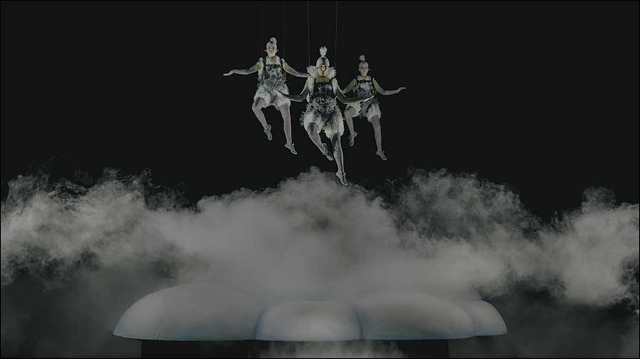 Innovative Technologie ermöglicht beeindruckende Bühneneffekte bei trockener Bühne für „Nils Holgersson“: cast lieferte ICE-FOG Compack-H-Bodennebelmaschinen von MDG (Fotos: Fabian Ritter / Schauspielhaus Bochum)