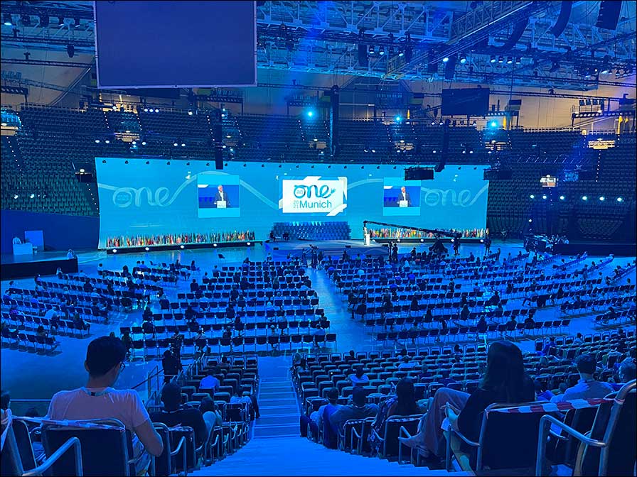 Neustart in der Münchner Olympiahalle mit Meyer Sound (Fotos: KIEKER Technische Eventkonzepte & Produktion)