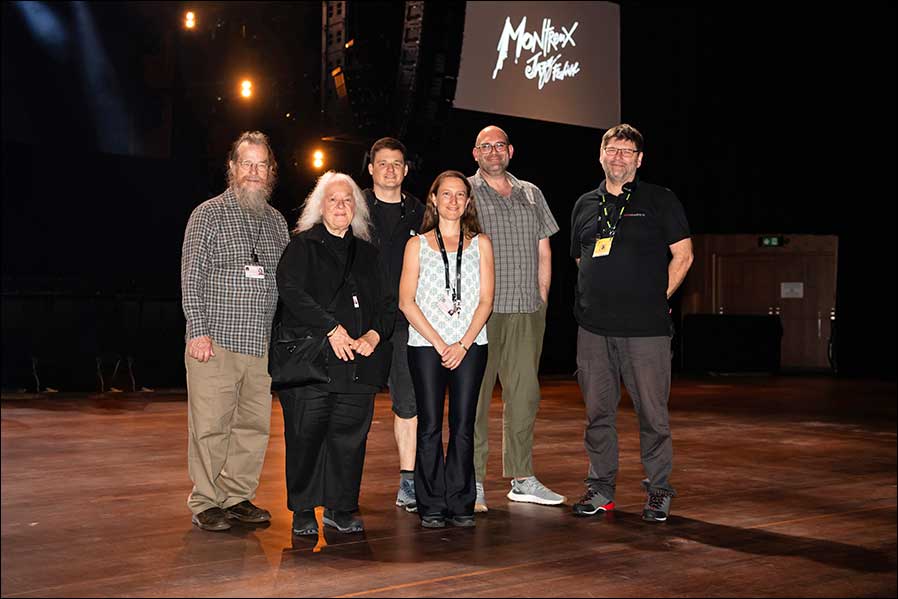 Gruppenbild in Montreux: (von links) John Meyer, Helen Meyer, Jose Gaudin, Ianina Canalis, Andy Davies und Martin Reich (Foto: Lionel Flusin)