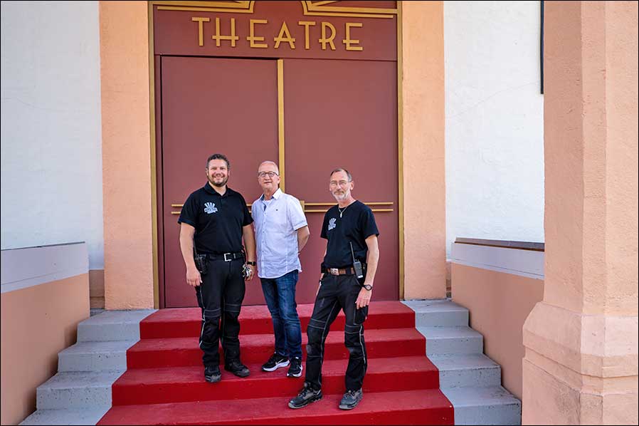 Das Projektteam im Movie Park: (von links): Christian Pieper, 2. Supervisor Audio & Video Repair & Maintenance / Movie Park, Udo Stoof, Project Manager Install Sound / RCF Deutschland und Walter Weijten, Supervisor Audio & Video Repair & Maintenance / Movie Park.