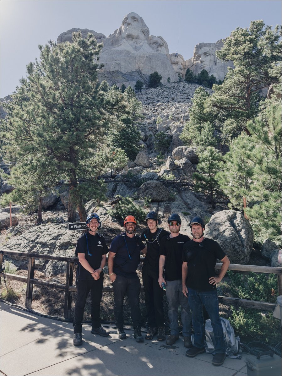 Illuminate hat mit Elation Proteus für das Licht gesorgt: „Freedom 250"-Feierlichkeiten am Mount Rushmore  (alle Fotos: Illuminate)