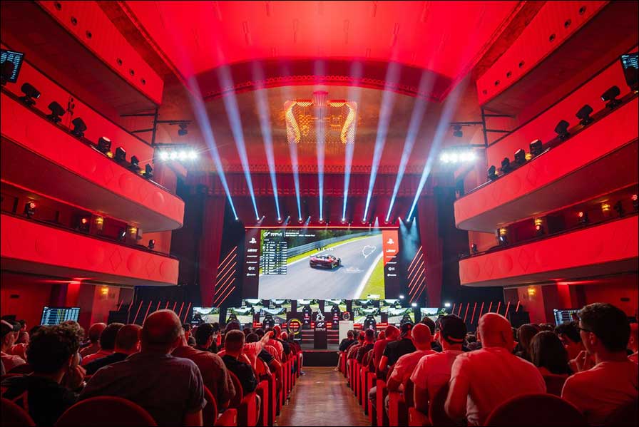 ELATION Paragon sorgen für präzises Keylight bei der Gran Turismo World (Foto: Julian Siewertsen)