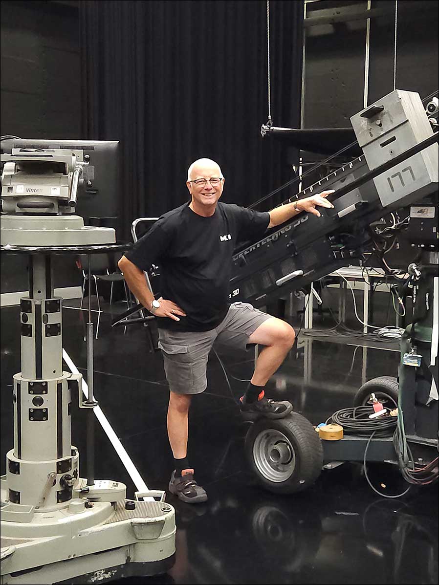 Detlev Lutz bei der Reparatur vor Ort (Foto: MCI)