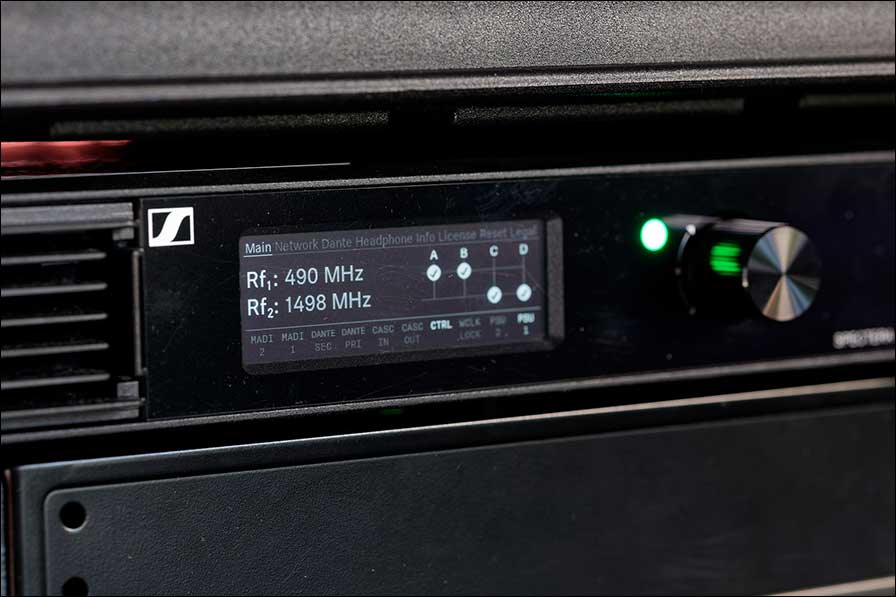 Die Spectera Base Station in der „Kraut & Ruabm Arena" wurde im UHF- und im 1,4 GHz-Bereich betrieben (Foto: Sennheiser)