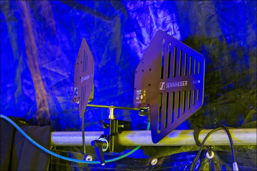 Spectera DAD-Antenne in 1,4-GHz-Ausführung (links) und als UHF-Version (Foto: Sennheiser)