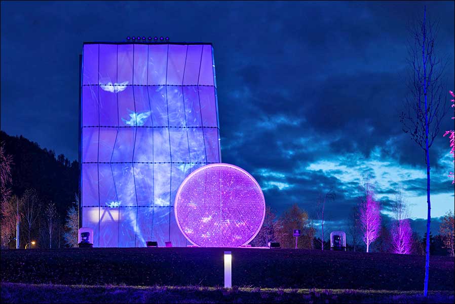 Der Spielturm (Foto: Swarovski Kristallwelten)