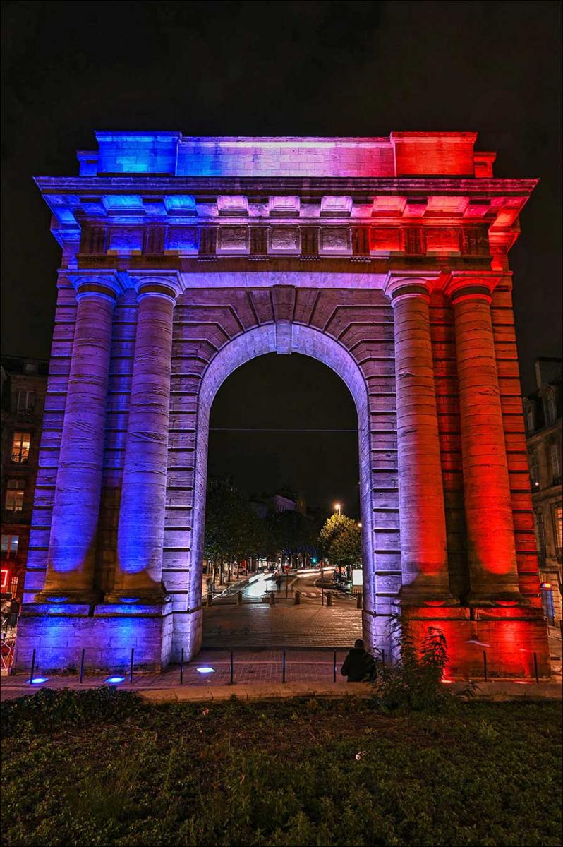 Neues Beleuchtungskonzept für die Porte de Bourgogne in Bordeaux mit Anolis (Fotos: Bruno Francois)