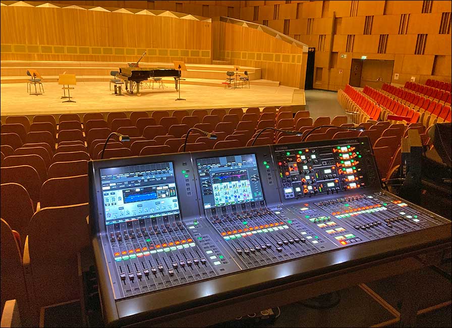 Das neue Pult im Großen Saal des Landesfunkhauses: Yamaha RIVAGE PM7 (Foto: Matthias Fürstenberg, NDR)