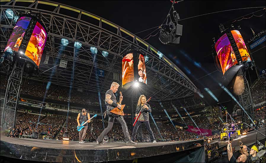 Unterwegs mit Meyer Sound: Metallica auf der „M72 World Tour“ (Foto: Ralph Larmann)