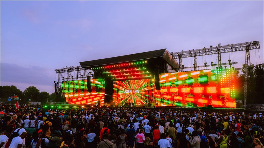 Reggae Land 2026 mit 500 GLP X-PAR 12Z (Foto: NJ Designs)