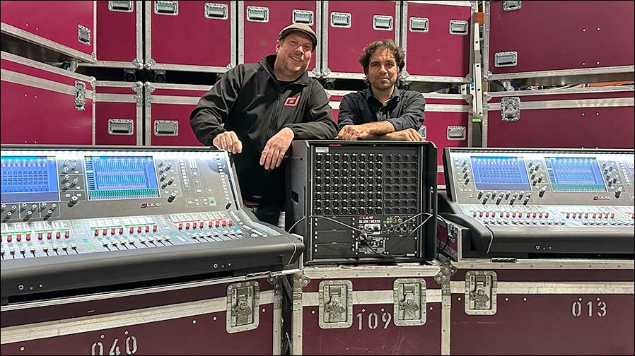 Jan Grohmann-Falke und Allen & Heath Sales Manager Christian Hähnel bei der Übergabe (Foto: Groh-P.A. Veranstaltungstechnik)