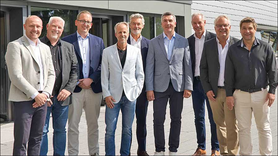 Gruppenbild von links nach rechts (Foto: Kern & Stelly)