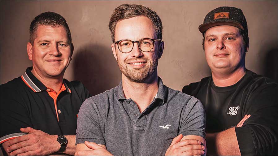 Die Geschäftsführung von the live company (von links): Raphael Berndzen, Nils Ottmann und Nikos Kötting (Foto: Steffen Gude).