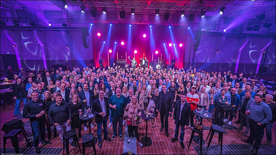 Endlich wieder zusammen feiern (Foto: Ralph Larmann)