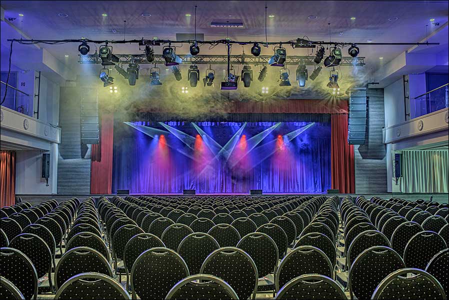 Line-Array von RCF im Haus Leipzig