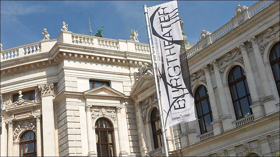 Jetzt mit Artist und Bolero von Riedel: das Wiener Burgtheater (Foto: Matthias Horn / Burgtheater).