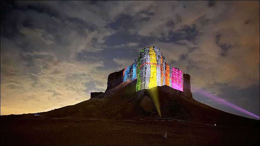 Die Umsetzung des Mapping-Projektes in QIDDIYA mit 84 hochleistungsfähigen Projektoren löste absolute Faszination bei den Zuschauern aus.