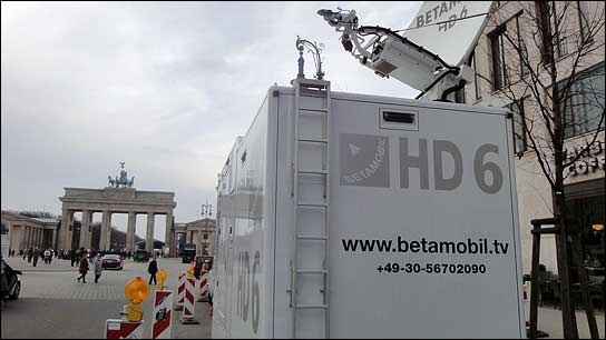 Betamobil-Ü-Wagen in Berlin am Brandenburger Tor