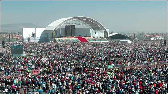 300.000 Menschen wollten den Papst hören. Der Ton kam von Meyer Sound