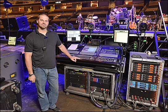 Auf Tour mit Fleetwood Mac: Dave Coyle, Sound-Ingenieur bei Clair Global.