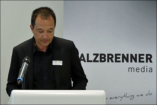 Wolfgang Salzbrenner erläuterte in Frankfurt den neuen Auftritt des Unternehmens.